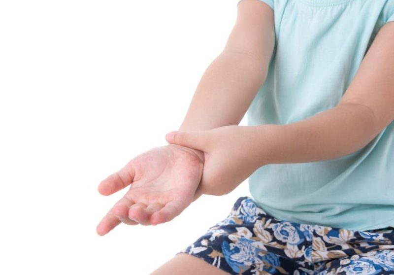 symmetrically with tennis elbow symmetrically with tennis elbow